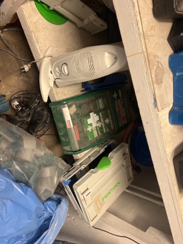 1050229-7 Empty tool boxes and accessories.