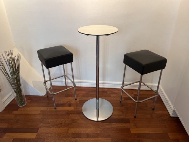 1050251-2 Waiting room furniture, cupboard, shelf