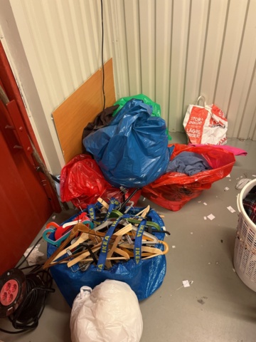 1038853-17 Stock incl. Parts of interior design from Second Hand Butik