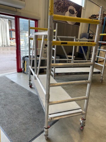 996446-3 2 pcs Altrex RS Tower rolling stand narrow