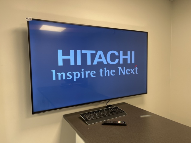 996430-2 TV Hitachi incl. Wall mount