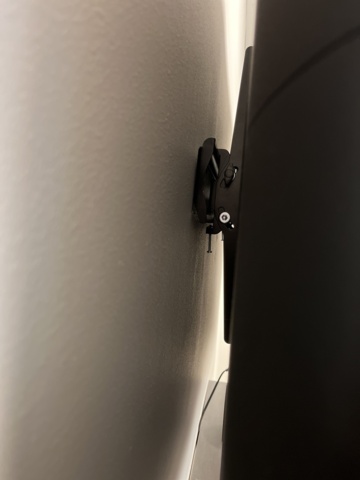 996430-6 TV Hitachi incl. Wall mount