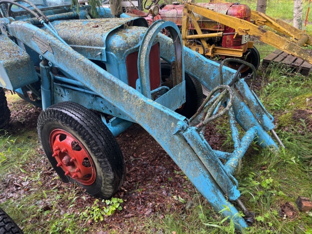 897395-3 Fordson Super power major with leech loader