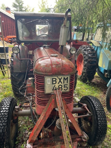 897396-3 Volvo T22 with snow blade BXM485