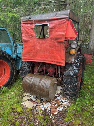 897396-9 Volvo T22 with snow blade BXM485