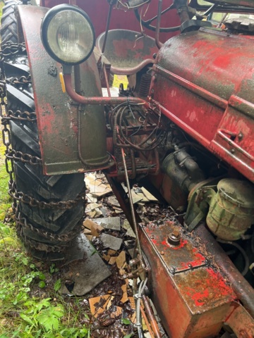 897396-10 Volvo T22 with snow blade BXM485