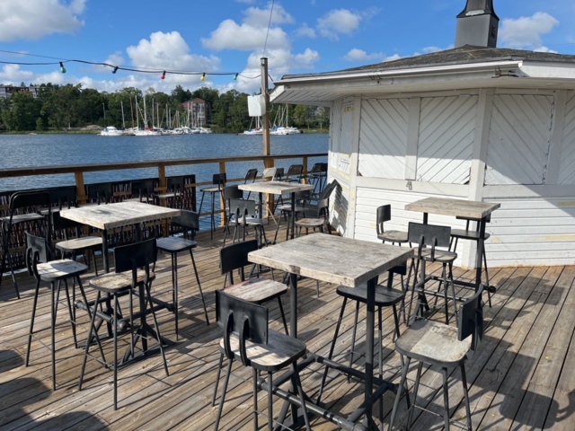 1038855-1 Restaurang inventarier / Utemöbler från bar