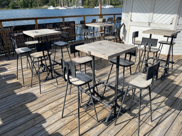 1038855-4 Restaurang inventarier / Utemöbler från bar
