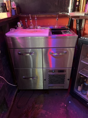 1038855-7 Restaurang inventarier / Utemöbler från bar