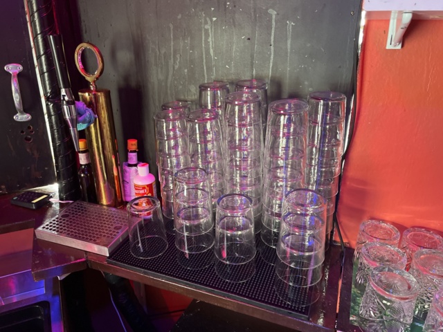 1038855-23 Restaurang inventarier / Utemöbler från bar