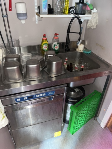 1038855-29 Restaurang inventarier / Utemöbler från bar