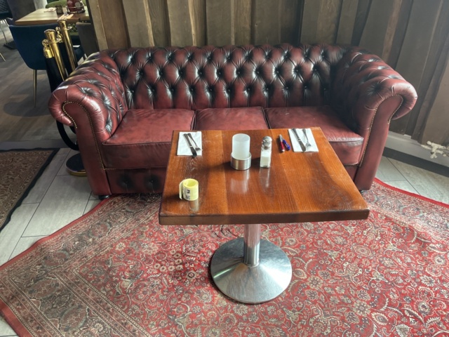 1038860-4 2 Chesterfield sofas