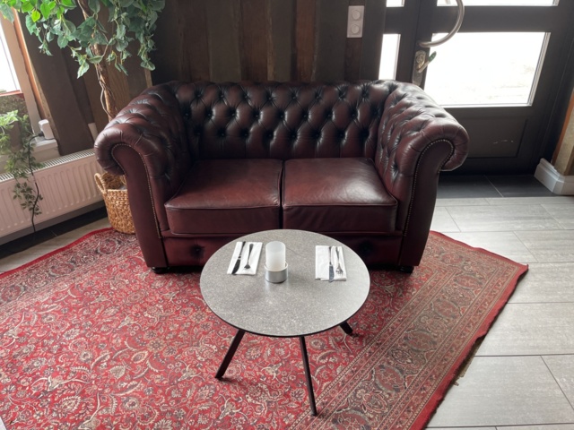 1038860-7 2 Chesterfield sofas