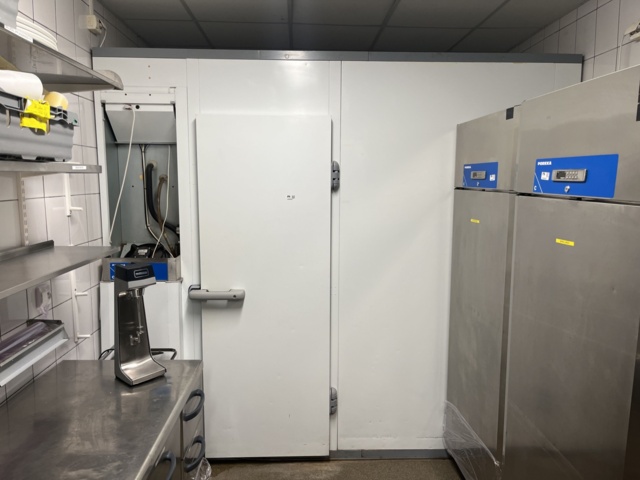 1038907-2 Porka Cold room for disassembly