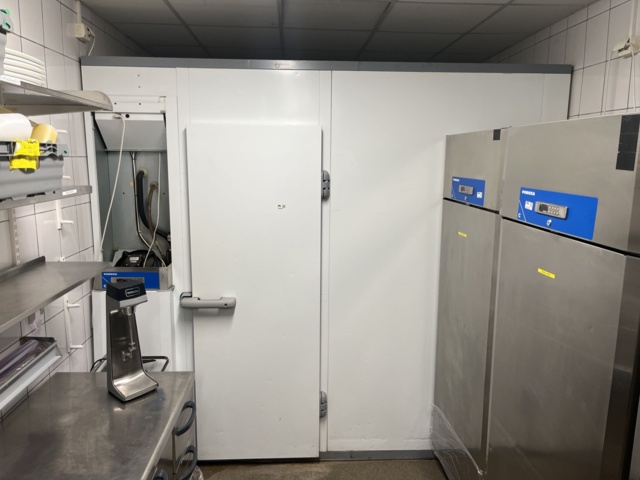 1038907-3 Porka Cold room for disassembly