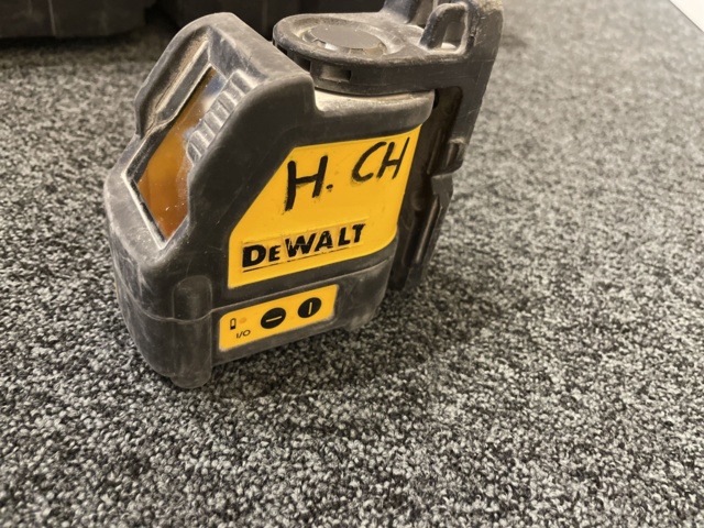 996501-33 Dewalt tool kit