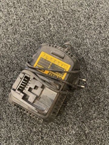 996501-37 Dewalt tool kit