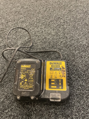 996501-38 Dewalt tool kit