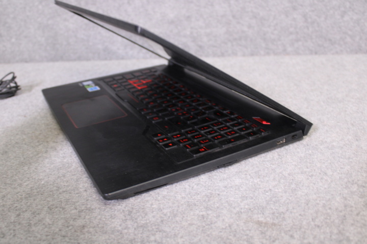 1038918-12 Asus Laptop Gaming computer