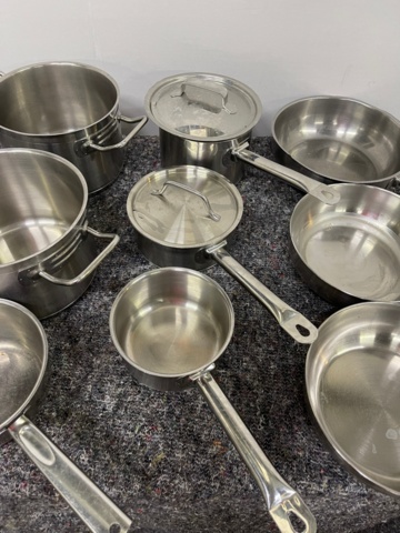 898264-3 Pots, sauté pans, frying pans. See pictures