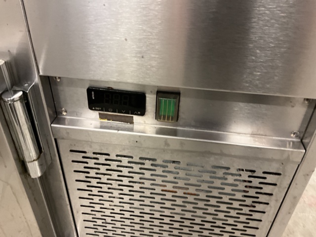 1046180-2 Refrigerator with three doors