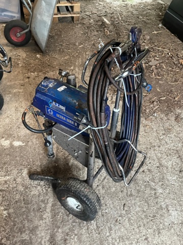 1048033-2 Paint sprayer Graco