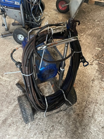 1048033-3 Paint sprayer Graco