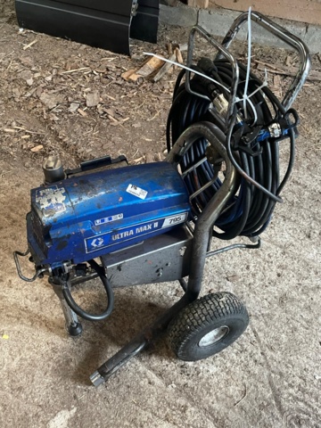 1048034-1 Paint sprayer Graco with display