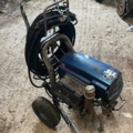 1048034-5 Paint sprayer Graco with display