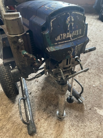 1048034-11 Paint sprayer Graco with display