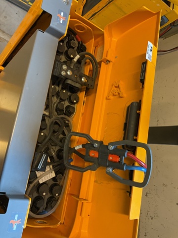 1001639-9 5 pieces Fall protection hooks on plate