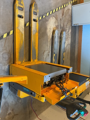 1001639-12 5 pieces Fall protection hooks on plate