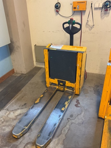 1001642-1 Terminal truck