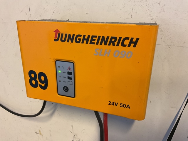 1001642-3 Terminal truck