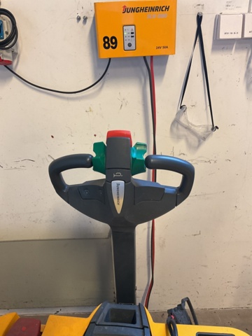 1001642-6 Terminal truck