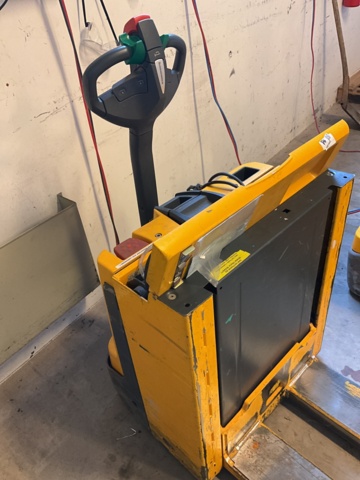 1001642-7 Terminal truck