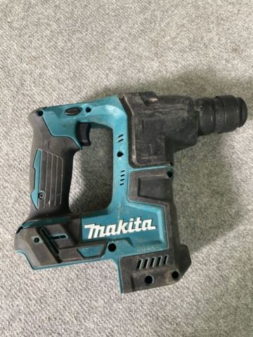 996514-29 Makita tool kit