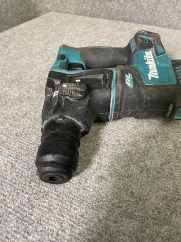 996514-30 Makita tool kit