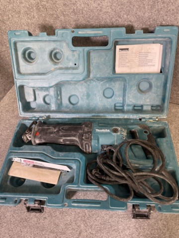 996514-53 Makita tool kit