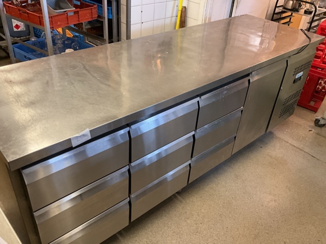 1046250-1 Cooling bench with 9 drawers, 1 single door