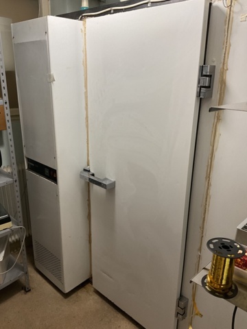 1046255-1 Porkka freezer with built-in compressor