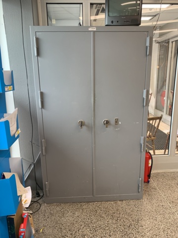 1062181-1 Safety deposit box