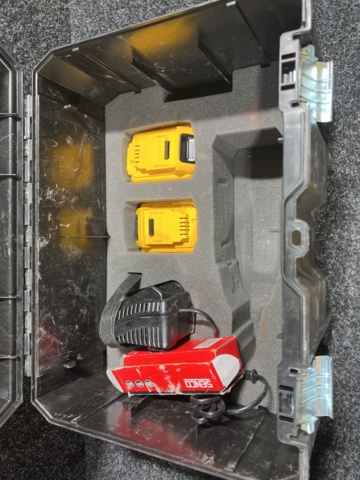 958495-6 Nail gun DeWalt DCN680