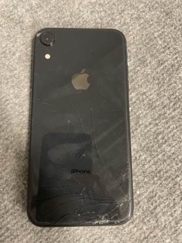 1060035-6 iPhone XR 64GB