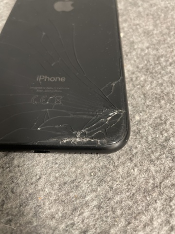 1060035-8 iPhone XR 64GB