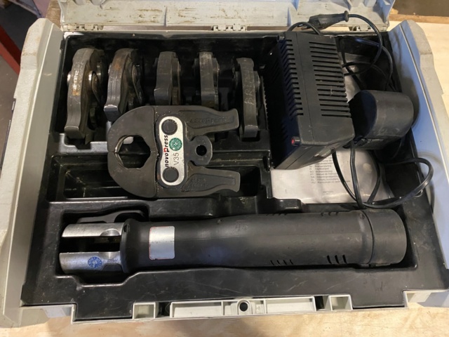 1062841-1 Press machine Novopress AFP 101 & Press jaws