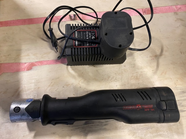 1062841-2 Press machine Novopress AFP 101 & Press jaws