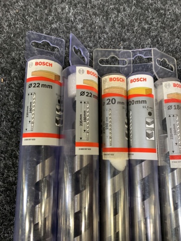 1062980-3 Assortment of Bosch drills