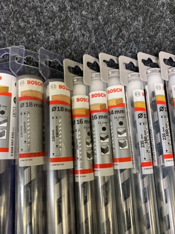 1062980-5 Assortment of Bosch drills