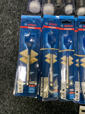 1062980-11 Assortment of Bosch drills